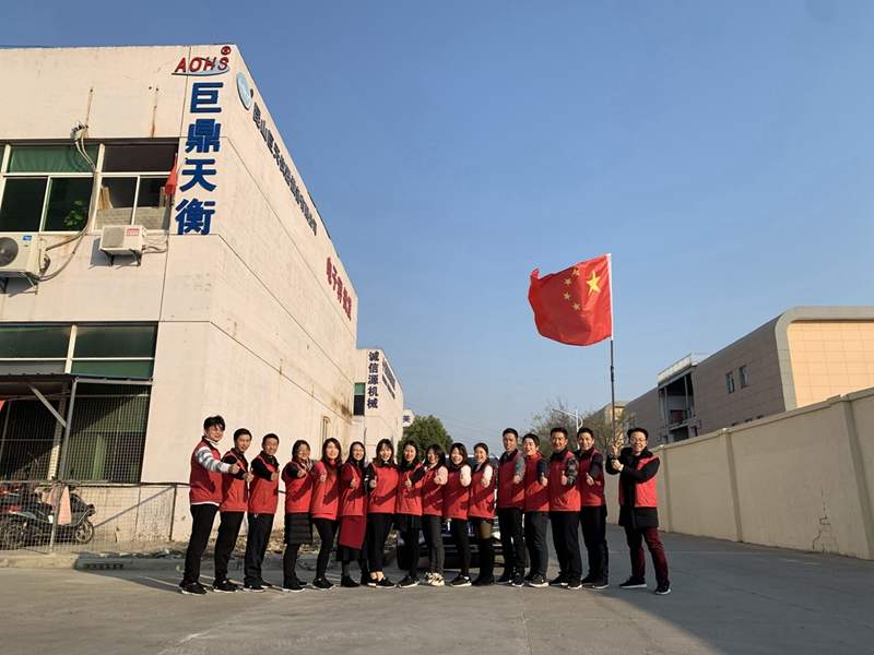 一场鳄鱼谷团建，竟意外唤醒所有人的家乡记忆？