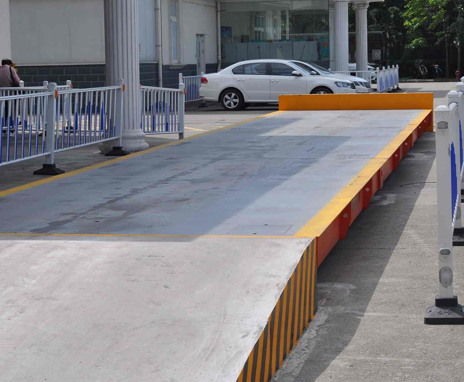 深入了解地磅汽车衡厂家：如何选择精准耐用的工业称重设备(图1)